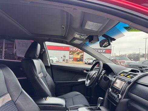 Used 2012 Toyota Camry SE w/ Convenience Pkg FWD image 11
