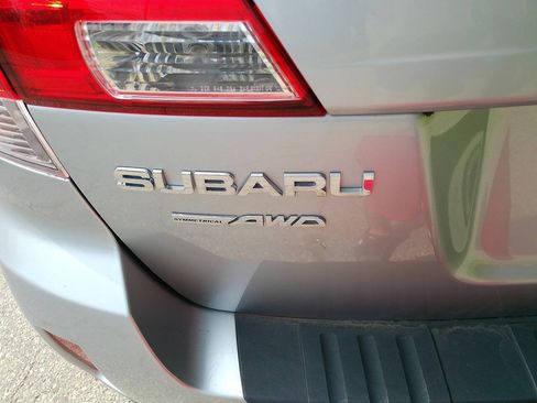 Used 2012 Subaru Outback 2.5i AWD/4WD image 13