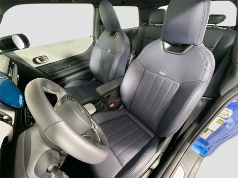 Certified 2025 MINI Cooper S FWD image 18