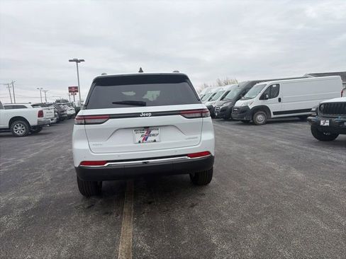 New 2026 Jeep Grand Cherokee Laredo AWD/4WD image 4