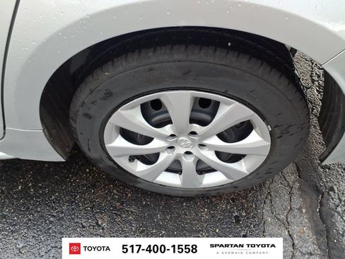 Used 2024 Toyota Corolla LE FWD image 11