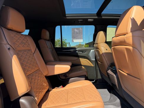 Certified 2023 Cadillac Escalade ESV Sport w/ Touring Package image 20