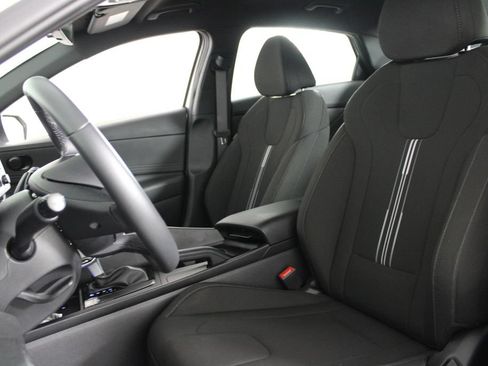 Certified 2026 Hyundai Elantra Sport FWD image 19