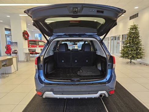 Used 2023 Subaru Forester Touring w/ Popular Package #2 image 9