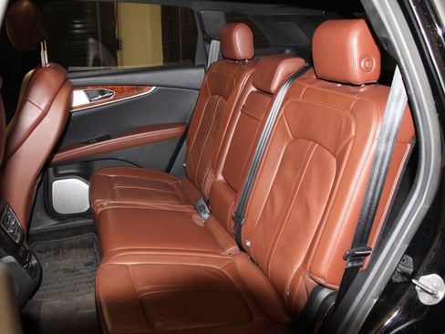 Used 2016 Lincoln MKX Reserve w/ Luxury Package image 23