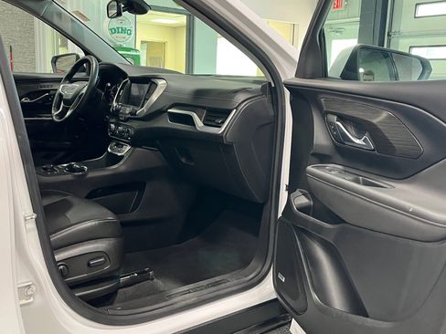 Certified 2022 GMC Terrain SLT w/ Infotainment Package II image 8