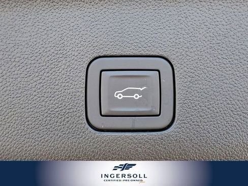 Used 2024 Chevrolet Suburban High Country image 41