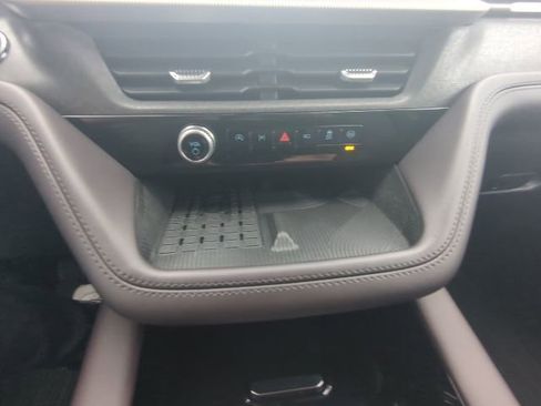 Used 2025 Ford Explorer Platinum image 19