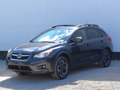 Used 2014 Subaru Crosstrek 2.0i Premium w/ Moonroof Package AWD/4WD image 3