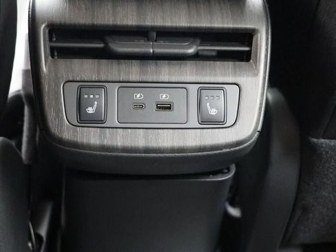 Used 2024 Nissan Ariya AWD image 12