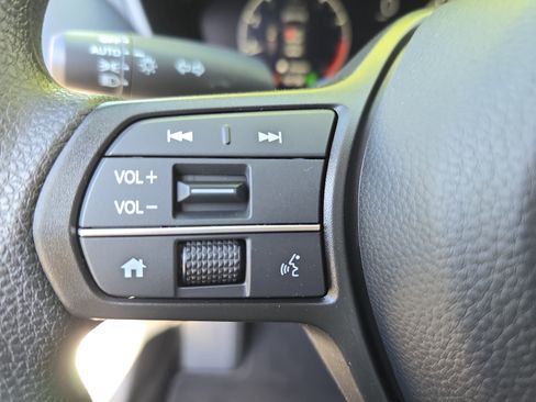 New 2026 Honda HR-V LX image 16