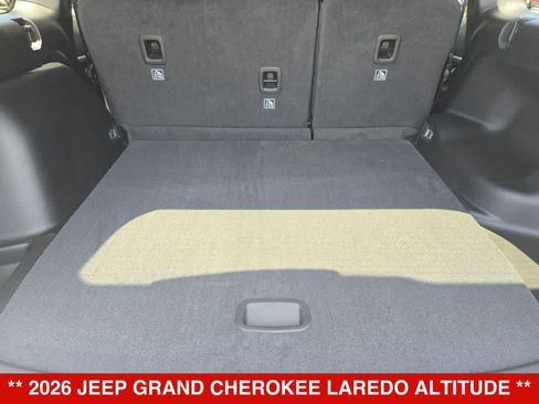 New 2026 Jeep Grand Cherokee Altitude RWD image 33