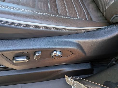 Used 2025 GMC Yukon Denali Ultimate AWD/4WD image 11