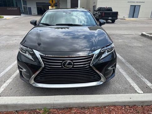 Used 2018 Lexus ES 350 w/ Luxury Package w/Wood Trim FWD image 3