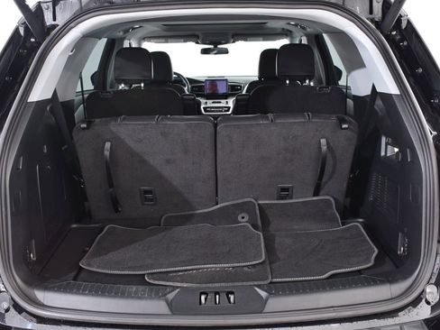 Used 2022 Ford Explorer XLT w/ Equipment Group 202A image 22