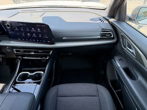 Used 2024 Chevrolet Traverse LT w/ Enhanced Driving Package image 85