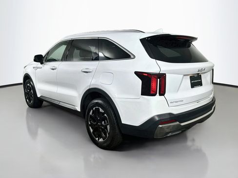 Certified 2024 Kia Sorento S AWD/4WD image 5