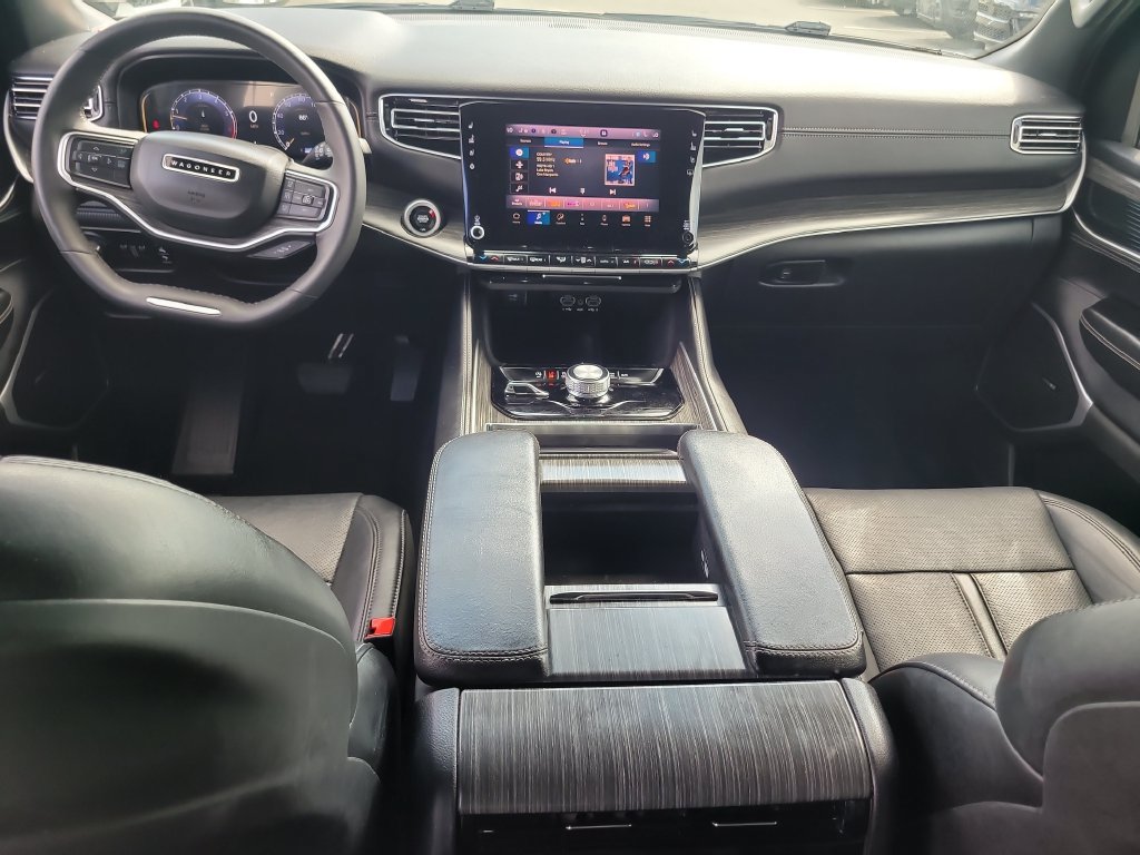 Certified 2024 Jeep Wagoneer Series II w/ Flexible Seating Group AWD/4WD image 16
