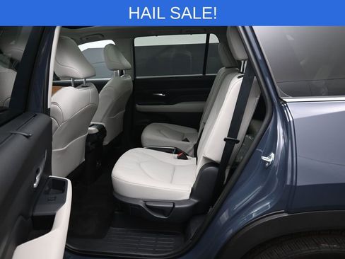 Certified 2024 Toyota Grand Highlander Platinum image 29