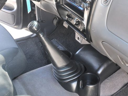 Used 2003 Ford Ranger XLT image 24