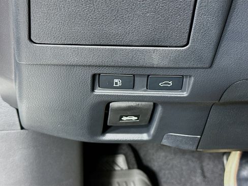 New 2025 Lexus ES 300h w/ Premium Package image 10