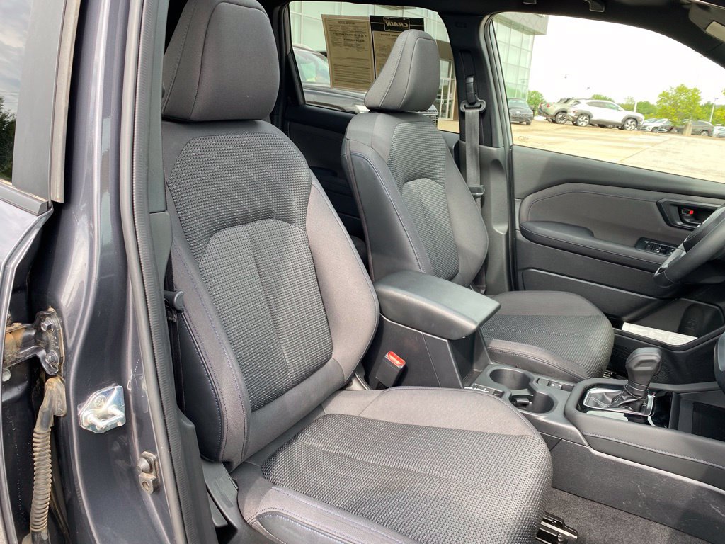 Used 2025 Subaru Forester Premium AWD/4WD image 32