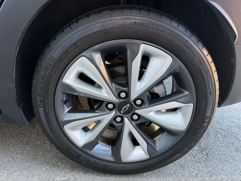 Used 2023 Chevrolet Bolt EUV LT w/ Convenience Package FWD image 47