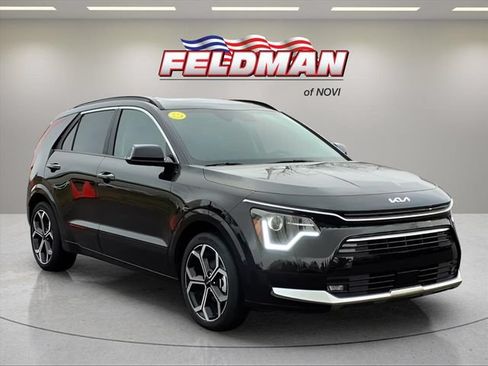 Used 2024 Kia Niro EX Touring FWD image 8