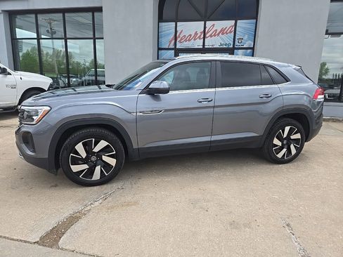 Used 2024 Volkswagen Atlas Cross Sport SE AWD/4WD image 4