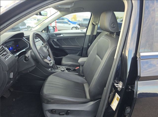 Used 2024 Volkswagen Tiguan SE AWD/4WD image 6