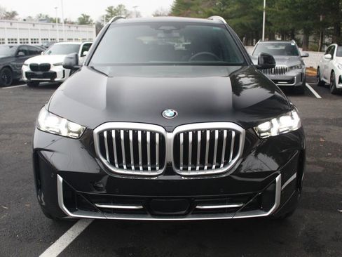 New 2026 BMW X5 xDrive40i w/ Executive Package image 2