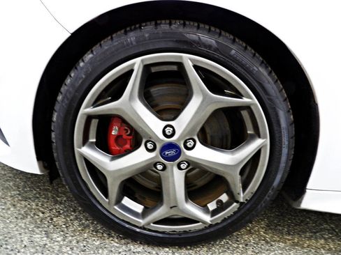 Used 2017 Ford Focus ST FWD image 18