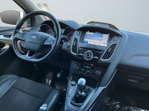 Used 2017 Ford Focus RS AWD/4WD image 15