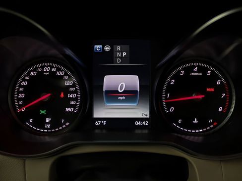 Used 2019 Mercedes-Benz GLC 300 image 27