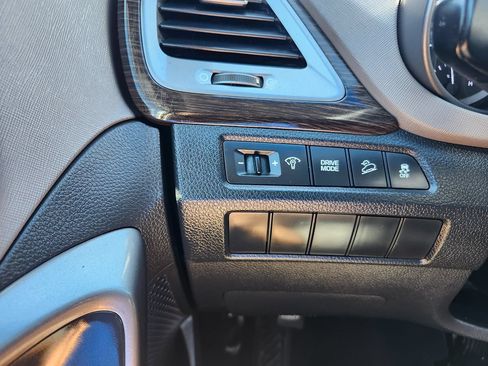 Used 2018 Hyundai Santa Fe Sport FWD image 27