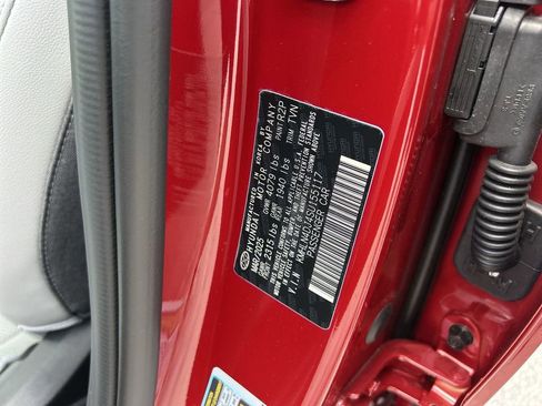 New 2025 Hyundai Elantra Limited image 34