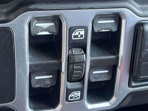 Used 2020 Jeep Gladiator Rubicon AWD/4WD image 19