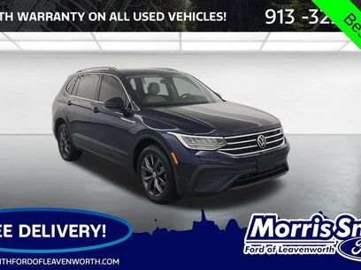 Used 2022 Volkswagen Tiguan SE w/ Panoramic Sunroof Package