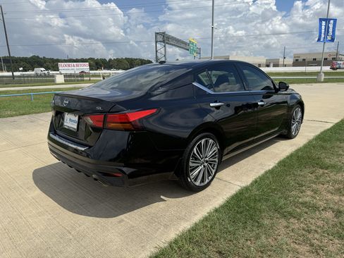 Used 2023 Nissan Altima 2.5 SL FWD image 5
