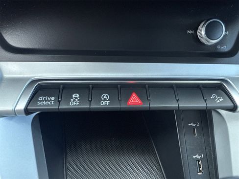 Used 2020 Audi Q3 2.0T Premium image 26