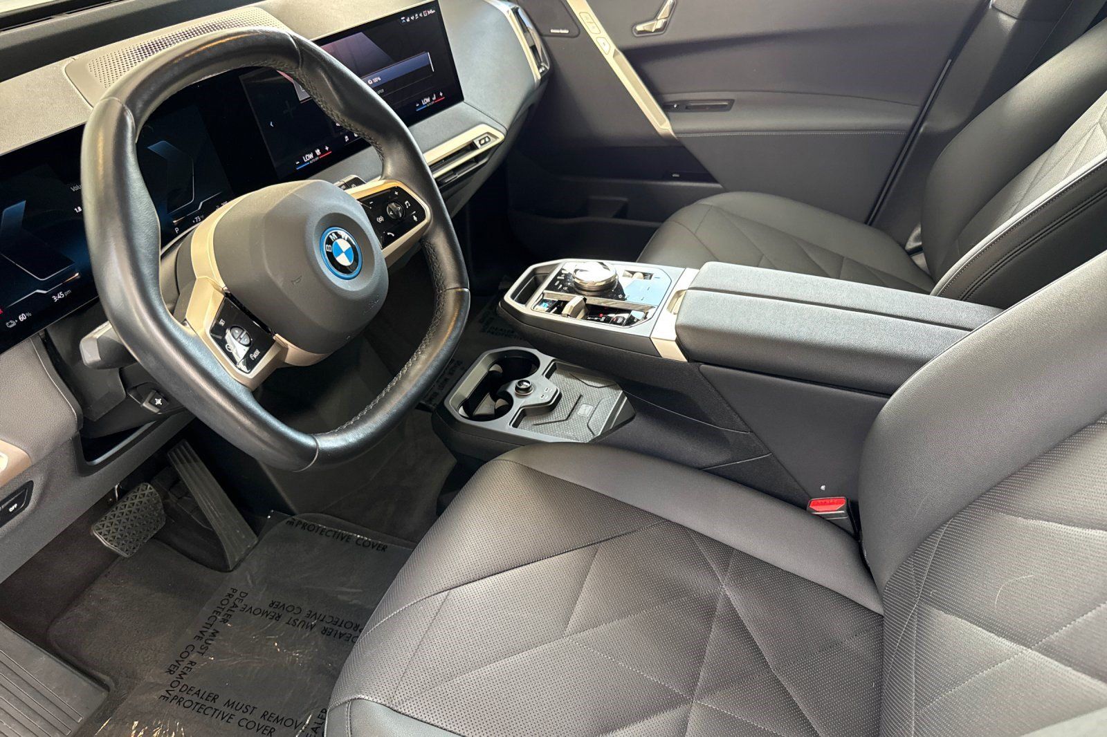 Used 2024 BMW iX xDrive50 w/ Sport Package AWD/4WD image 11
