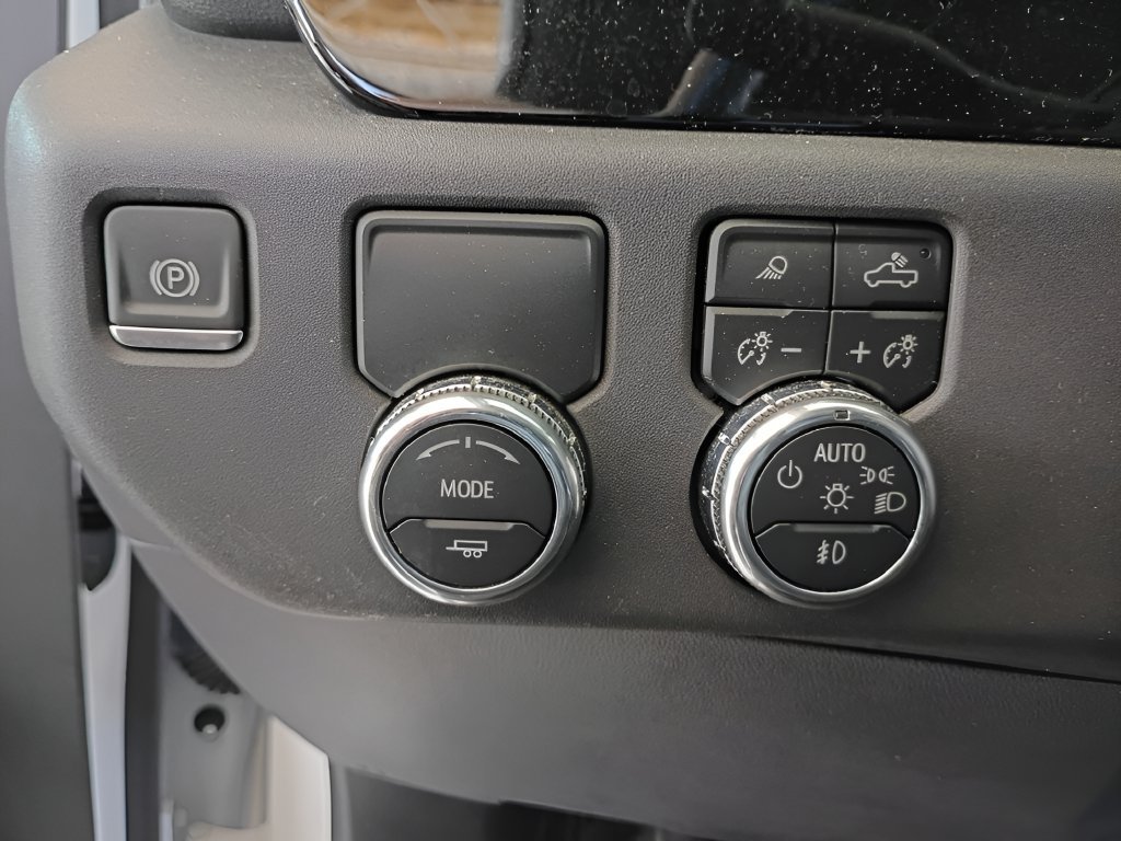 Used 2025 GMC Sierra 1500 SLT RWD image 33