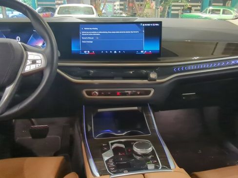 Used 2024 BMW X7 xDrive40i w/ Premium Package AWD/4WD image 12