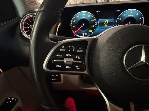 Used 2022 Mercedes-Benz GLB 250 w/ Premium Package Lite image 24