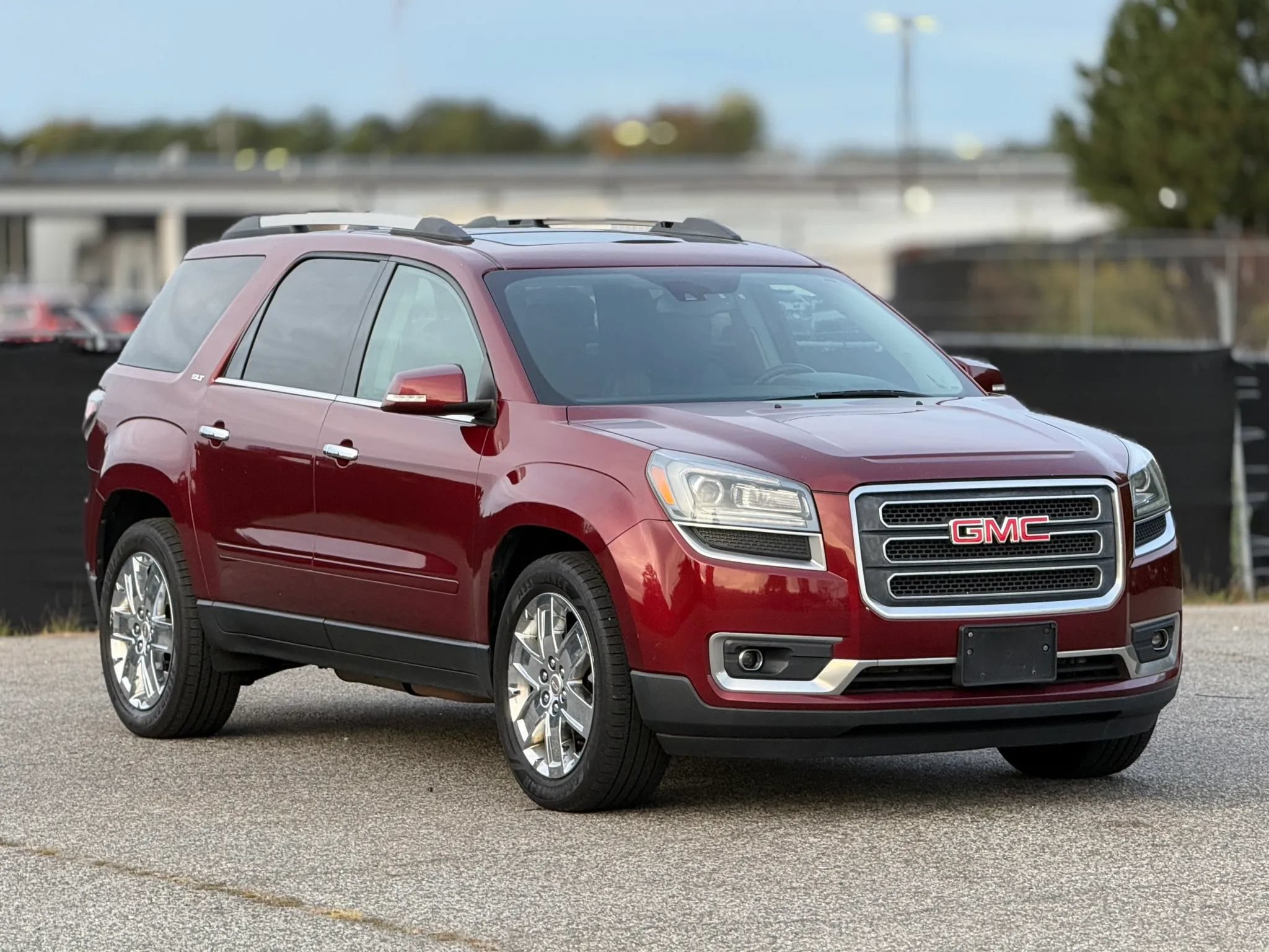 Used 2017 GMC Acadia Limited SLT AWD/4WD image 1