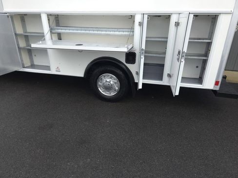 Used 2022 Ford E-350 and Econoline 350 Super Duty w/ Power Windows & Locks Group image 4