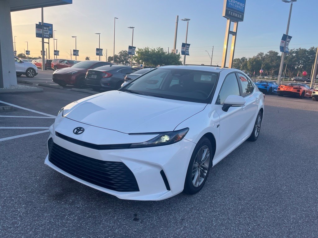 Used 2025 Toyota Camry LE FWD image 1