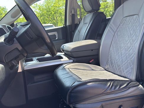 Used 2018 RAM 1500 SLT image 9