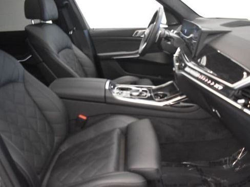 Used 2026 BMW X7 xDrive40i AWD/4WD image 19