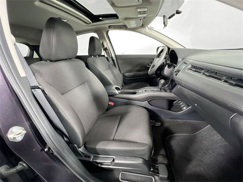 Used 2017 Honda HR-V EX image 29
